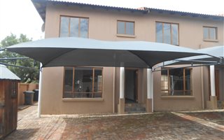 2 Bedroom House in Rensburg