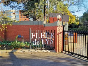 3 Bed Duplex in Ashlea Gardens