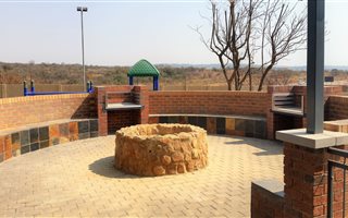 2 Bedroom Apartment in Mooikloof Equestrian Estate