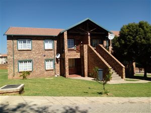 2 Bed Apartment in Rietvalleirand