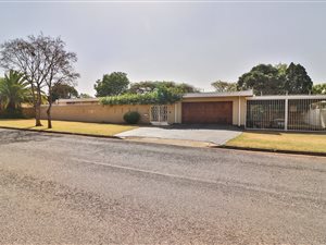 3 Bed House in Brackenhurst