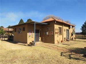 2 Bed House in Aston Lake