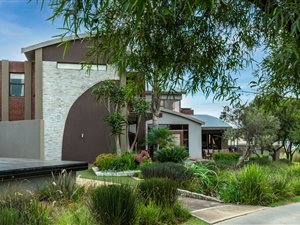 5 Bed House in Ebotse Estate