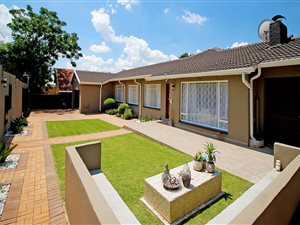 3 Bed House in Buurendal