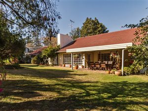 4 Bed House in Bryanston West