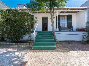 2 Bedroom House in Wynberg