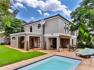 4 Bed Townhouse in Sunninghill