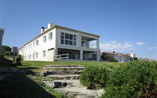 5 Bedroom House in Hermanus Beach Club