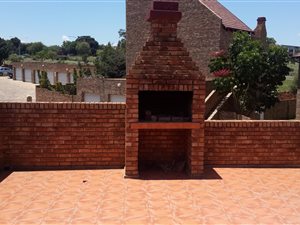 2 Bed Townhouse in Lyttelton Manor