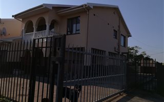 5 Bedroom Duplex in Phoenix