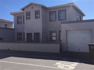 3 Bed Duplex in Lentegeur