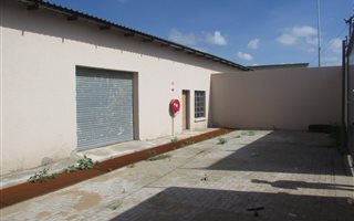 300 m² Commercial space in Ladanna