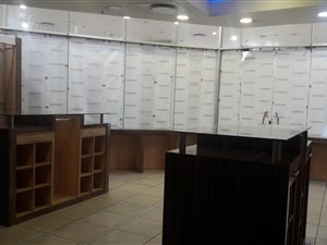 110 m² Retail Space in Killarney