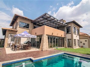 4 Bed House in Ebotse Estate