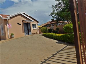 3 Bed House in Nkwe Estate