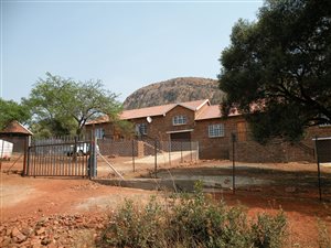 1.7 ha Farm in Melodie