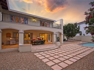 4 Bed House in Silvertree Estate