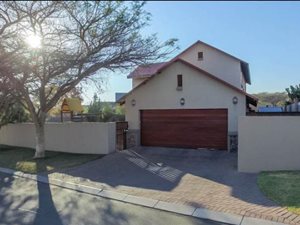 4 Bedroom Duplex in Carlswald North Estate