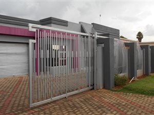 3 Bed House in Lenasia