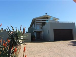 4 Bed House in Oubaai and surrounds