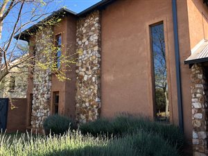 4 Bed House in Glen Lauriston