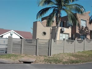 4 Bed House in Woodhurst