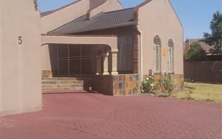 3 Bedroom House in Sunset Park