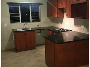 3 Bed Apartment in Clubview