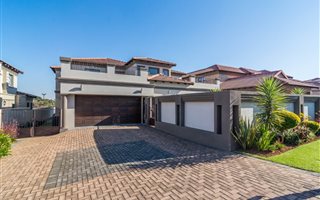 4 Bedroom Cluster in Honeydew Manor