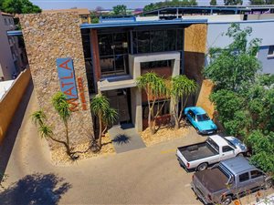 525 m² Office Space in Hatfield