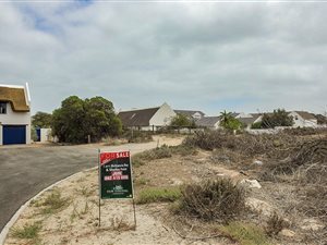 617 m² Land available in Britannia Bay