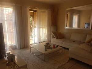 2 Bed Townhouse in Ruimsig