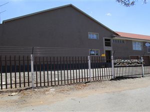 2 Bed Townhouse in Vanderbijlpark CE