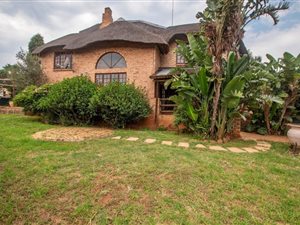 4 Bed House in Roodekrans