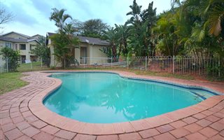3 Bedroom Simplex in Sunningdale