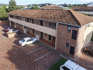 2 Bed Apartment in Grahamstown Central
