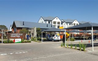 2 Bedroom Flat in Greenstone Crest