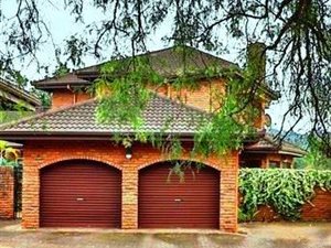 4 Bed Duplex in Clarendon