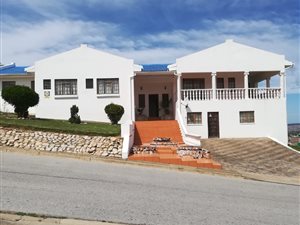 4 Bedroom House in Fairbridge Heights
