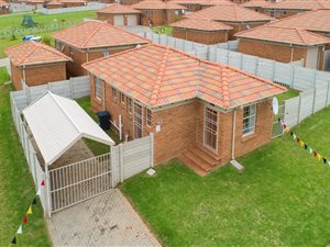 3 Bed House in Thatch Hill Estate