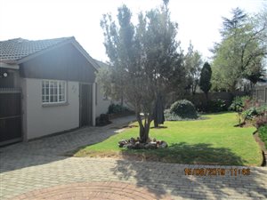 2 Bed Garden Cottage in Buurendal
