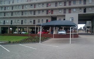 1 Bedroom Apartment in Die Hoewes