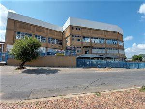 863 m² Industrial space in Wynberg