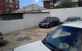 140 m² Commercial space in Glenwood