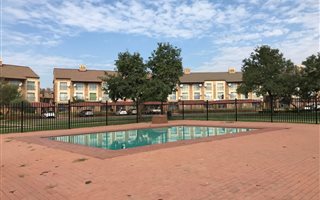 1 Bedroom Apartment in Karen Park