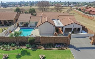 4 Bedroom House in Sunward Park