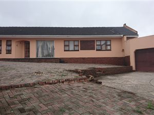 3 Bedroom House in Amalinda North