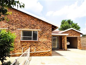 3 Bed House in Rothdene