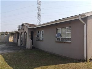 3 Bed House in Lotus Park
