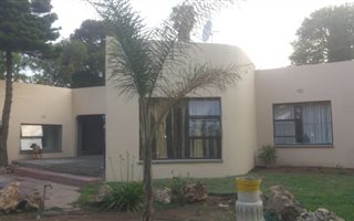 5 Bedroom House in Bramley Park